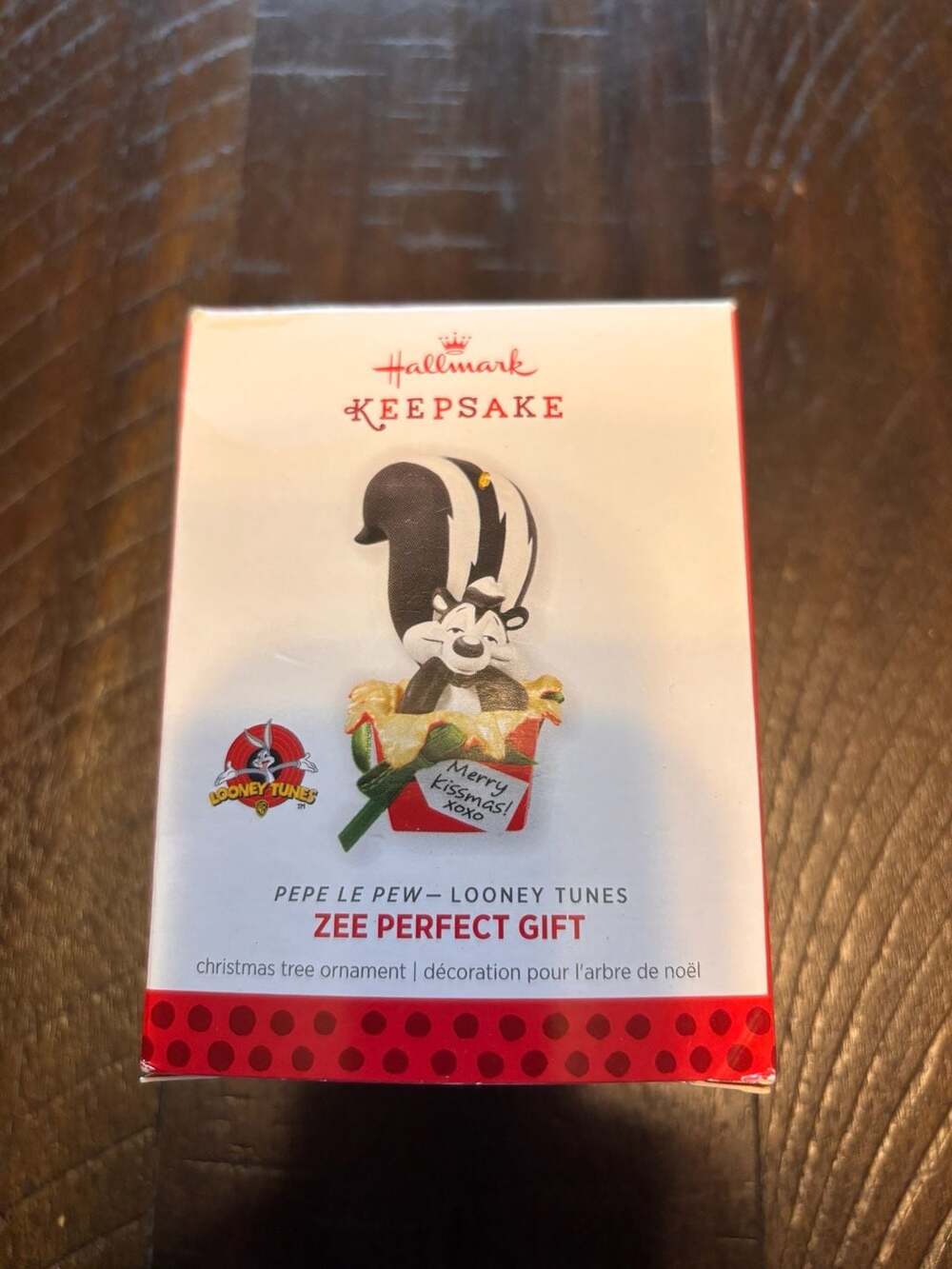 Hallmark Pepe Le Pew Zee Perfect Gift Looney Tunes Ornament New